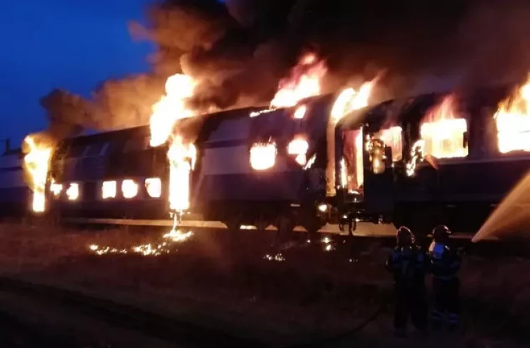 Canada Un tren a luat foc în mers