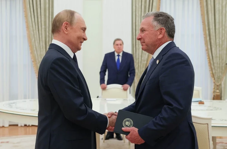 Putin l-a primit la Kremlin pe trimisul lui Trump