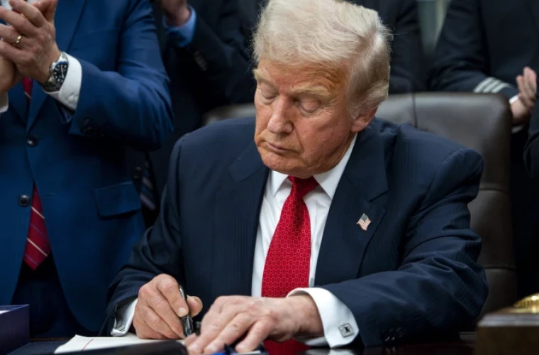 Trump a semnat proiectul care permite redeschiderea Guvernului