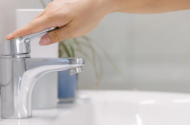 Mai mulți consumatori din capitală vor rămîne temporar fără apă