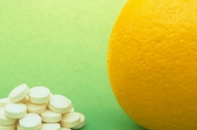 Combinarea vitaminei C cu un antibiotic este eficientă în tratarea cancerului