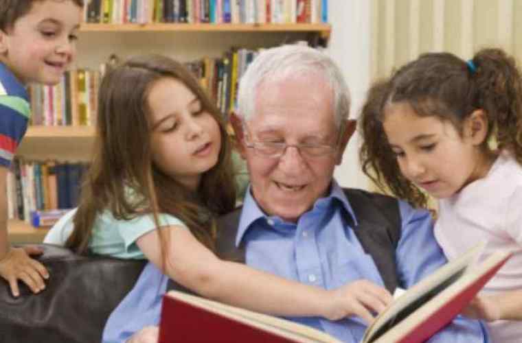 Ce se întîmplă cu bunicii care petrec mult timp cu nepoţii