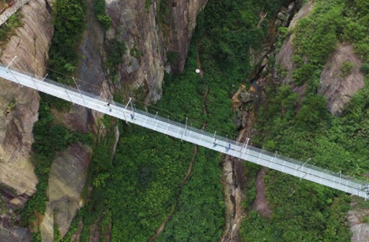 Cum arată cele mai periculoase poduri din lume (FOTO) 