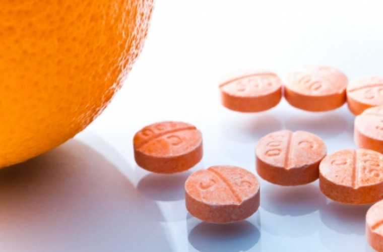 Vitamina C pot creşte riscul de dezvoltare a pietrelor la rinichi