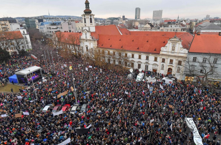 40.000 de oameni au protestat în Bratislava
