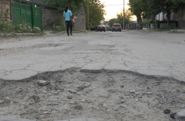 În Moldova sînt tot mai multe drumuri impracticabile