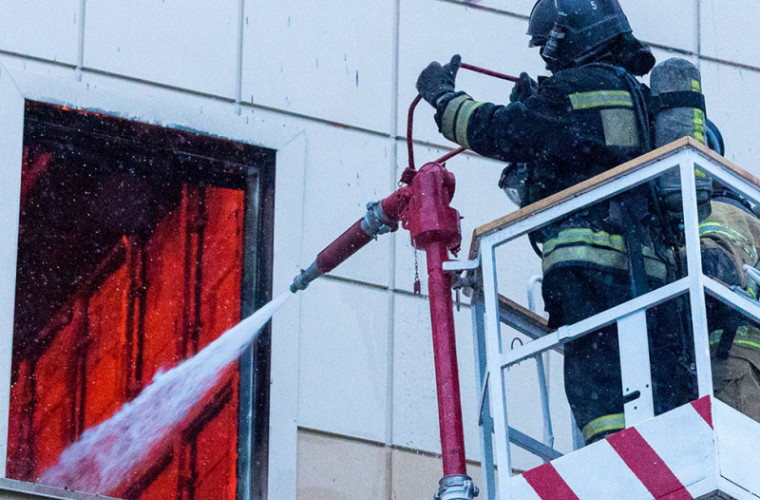 Kemerova: SSE a stabilit focarul incendiului din "Zimneaia vișnea"