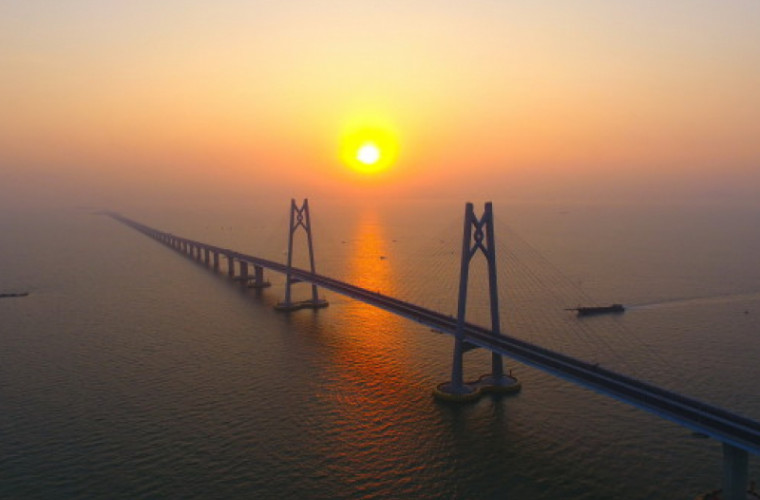 Cînd ar putea fi inaugurat cel mai lung pod maritim din lume