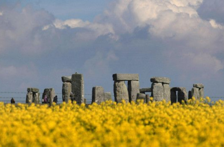 Omul care în urmă cu 103 de ani a cumpărat cel mai important monument al Angliei de acum