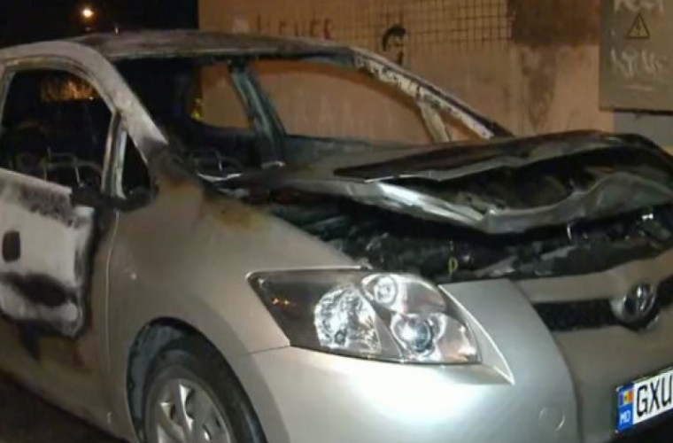 В столичном секторе Чеканы сгорел автомобиль