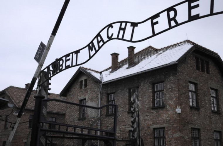 Fost gardian de la Auschwitz, de 94 de ani, pus sub acuzare în Germania