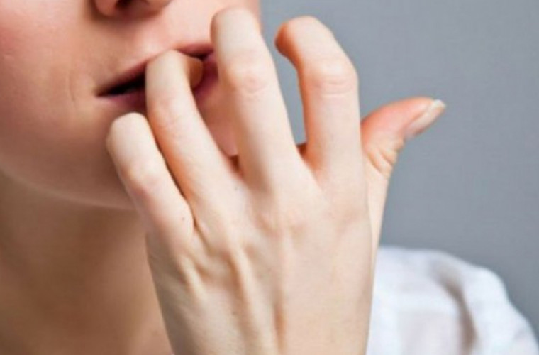 De ce unii oamenii își rod unghiile? Psihologii au un verdict şocant