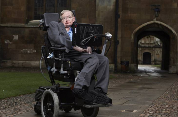 O carte rară cu autograful lui Hawking va fi scoasă la licitație