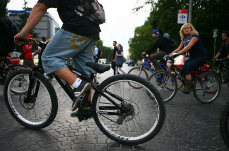 Cum vor fi sancţionaţi bicicliştii care vor urca "la volan" în stare de ebrietate