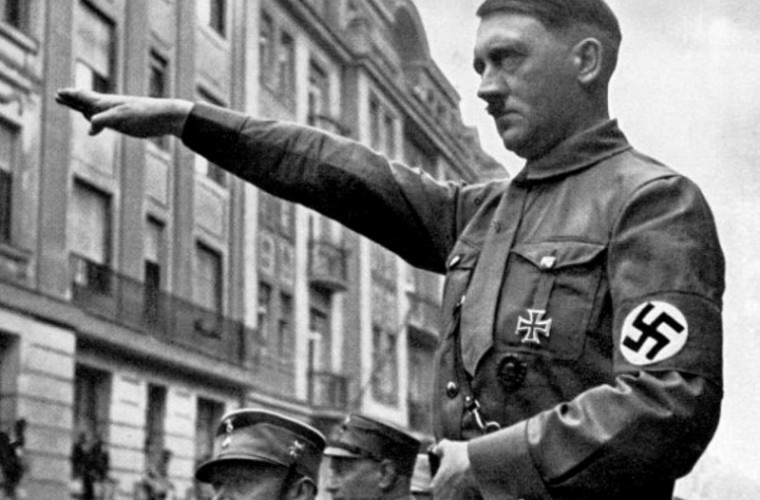 Сбежал или умер в 1945-м? Ученые раскрыли тайну Гитлера