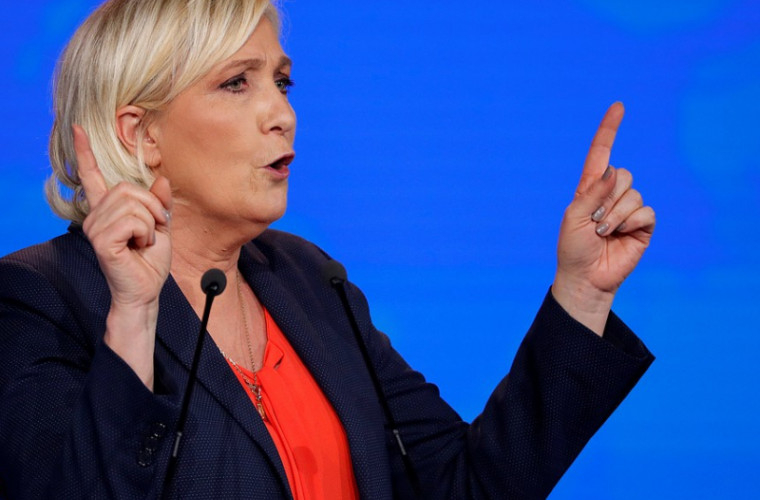 Marine Le Pen denunţă o 'lovitură de stat' din partea UE