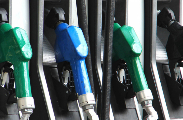Prețurile plafon a carburanților vor crește