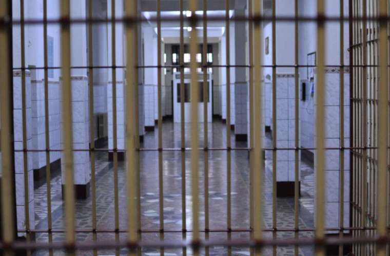 Ţara care "duce lipsă" de infractori şi închide patru penitenciare