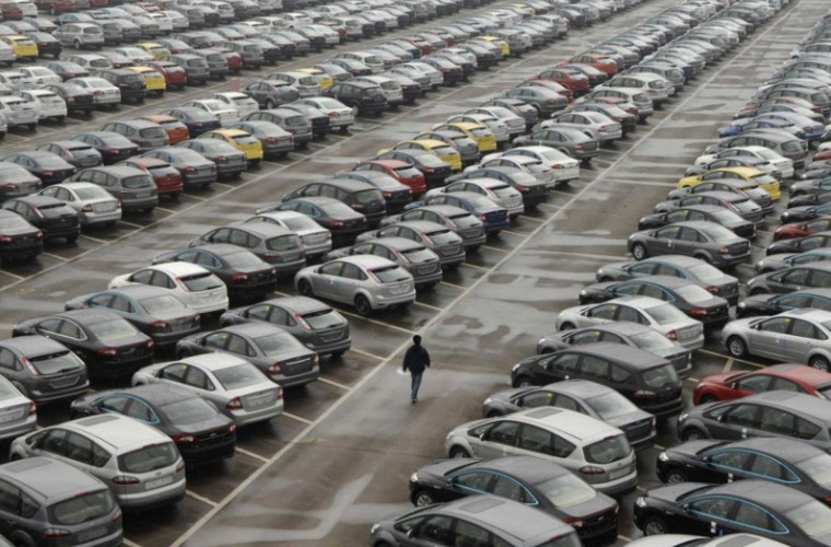 Automobilele din China vor fi echipate cu cipuri de urmărire