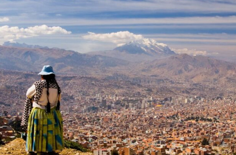 Concurs de miss pentru femeile care poartă ținute tradiționale, în Bolivia