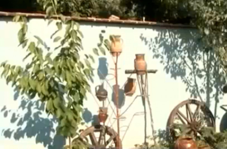 Un bărbat din Soroca şi-a improvizat acasă un mic muzeu (VIDEO) 