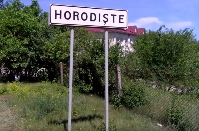 O familie moldo-franceză revigorează un sat din Moldova (VIDEO)
