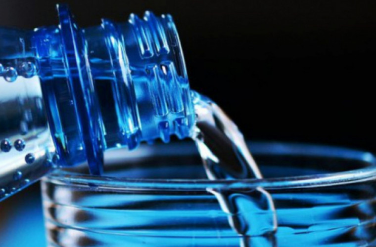 Ученые выяснили, что чрезмерное употребление воды опасно для здоровья