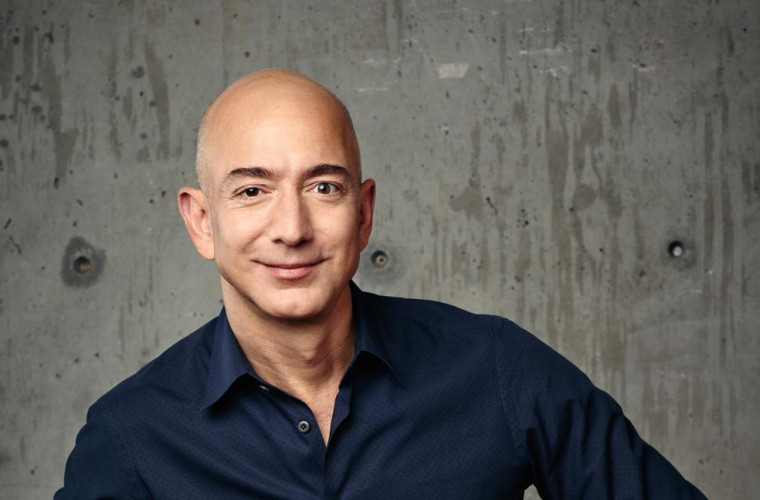 Jeff Bezos a devenit cel mai bogat om din istoria modernă