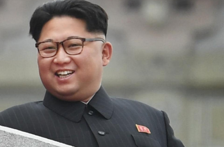 Kim Jong-un a renunțat la costumele sobre (FOTO)