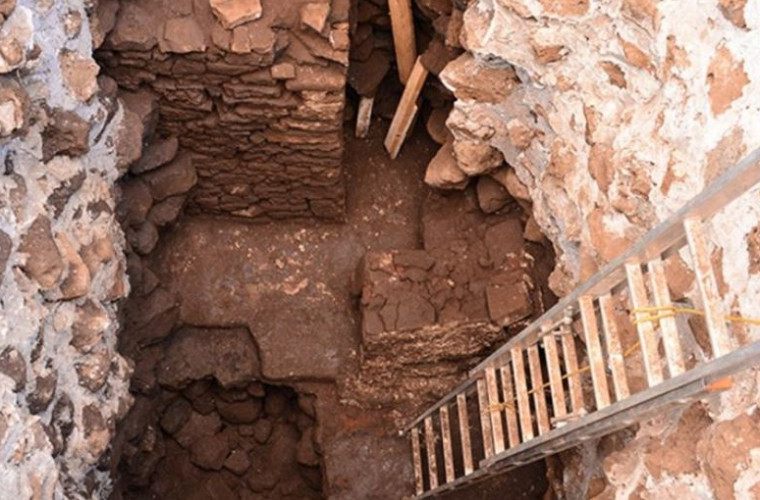 Un cutremur a scos la iveala un templu in interiorul unei vechi piramide