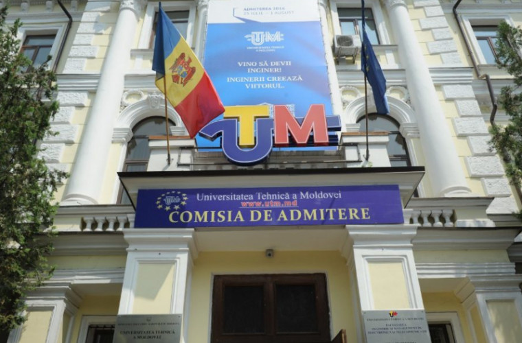 Absolvenții din Găgăuzia depun documentele la UTM