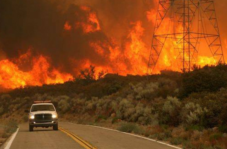 Incendiu de vegetaţie în California