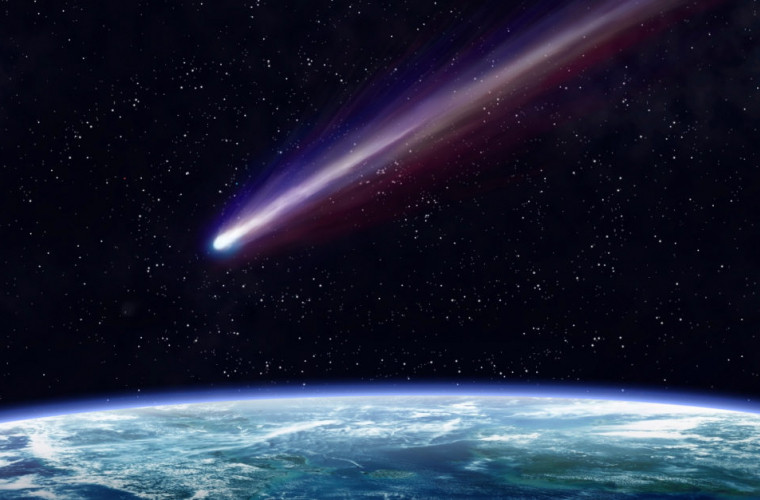 O cometă verde foarte rară se va apropia de Pămînt
