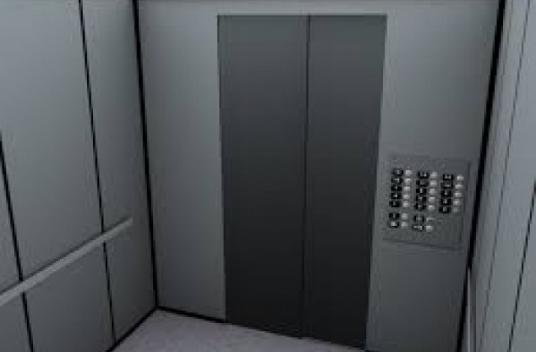 În toate ascensoarele din Chișinău vor fi instalate panouri informative