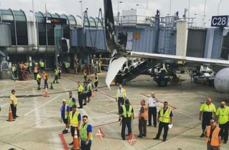 La Aeroportul din Chicago s-au ciocnit două avioane (VIDEO)