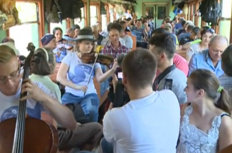 În autobusele și trenurile de rută va răsuna muzica clasică live