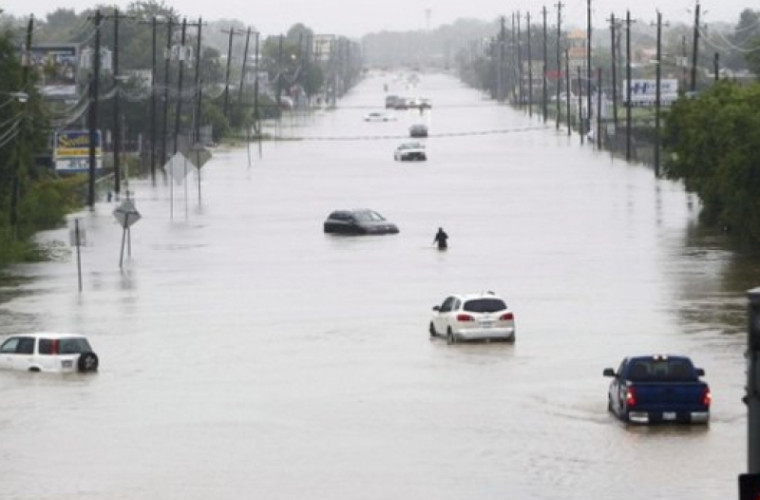 Un an de la uraganul Harvey. 10.000 de oameni dau în judecată statul