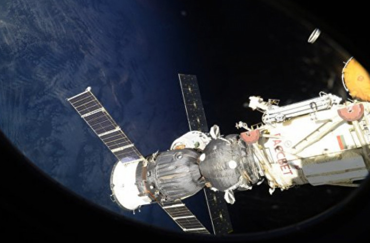 Un cosmonaut rus a filmat o gaură din fuzelajul Staţiei Spaţiale Internaţionale 