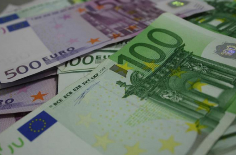 Noi bancnote de 100 și 200 de euro, imposibil de falsificat. Cînd vor intra în circulație 
