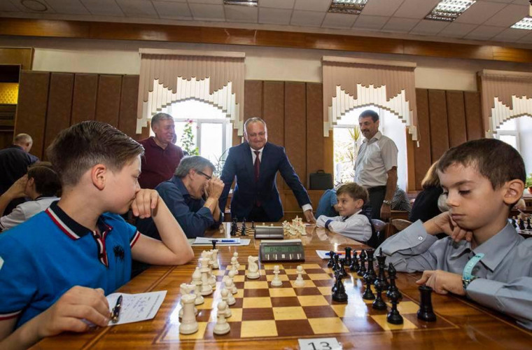 В Кишиневе более 50 шахматистов поборются за "Кубок Независимости"