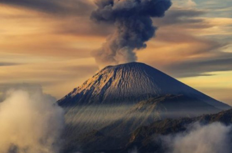 Unul dintre cei mai mari vulcani din Islanda s-a trezit