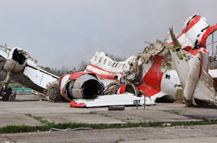 UE cere Rusiei să predea Poloniei epava avionului prăbuşit la Smolensk