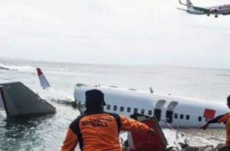 Directorul tehnic al avionului prăbișit din Indonezia a fost demis