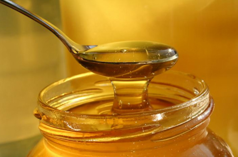 Apicultorii au strîns mai puţină miere în acest an 