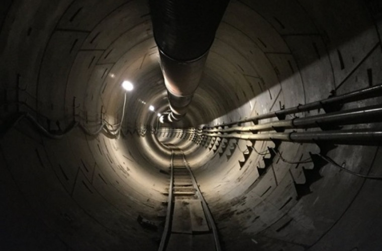 Маск показал подземный тоннель под Лос-Анджелесом