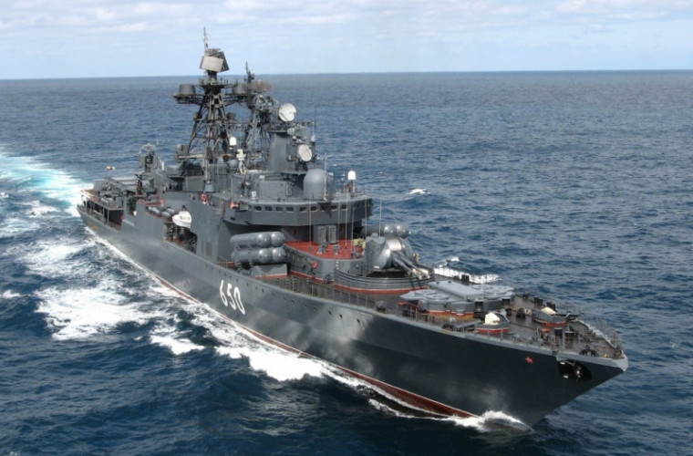 Rusia trimite o navă cu rachete de croazieră în Marea Mediterană