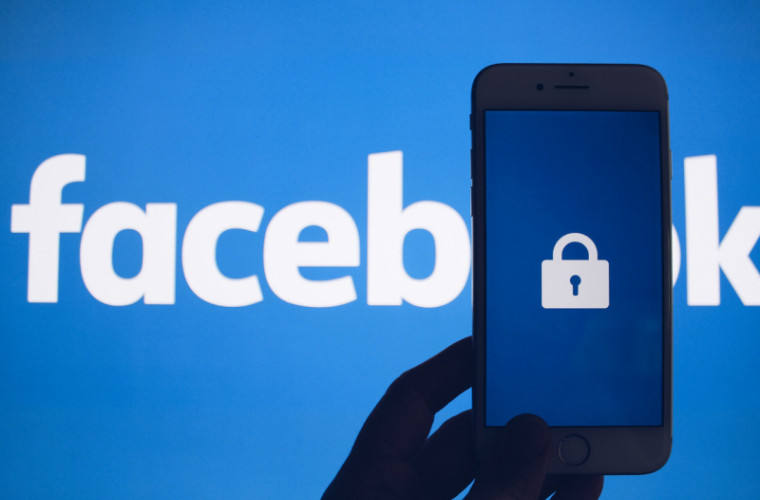 SUA: Facebook blochează 30 de conturi