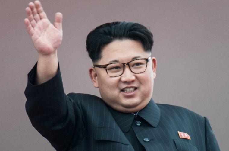Primul portret oficial al lui Kim Jong-un a fost expus (FOTO)