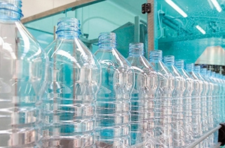 Slovacia introduce taxa pe plastic
