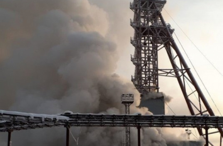 Incendiu de proporții într-o mină din munţii Ural